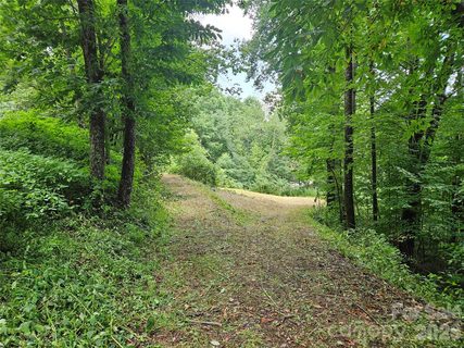 638 Crystal Tree Drive pending home in Crystal Tree, Waynesville, NC