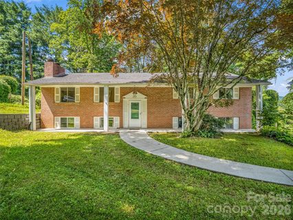 1317 Hyman Avenue active home in Hyman Heights, Hendersonville, NC
