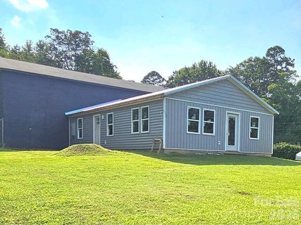 225 Eighth Avenue pending home in Pinehaven, New London, NC
