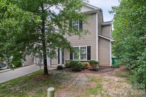 6013 Vista Woods Lane active home in Kingstree, Charlotte, NC