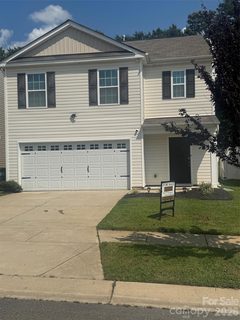 3168 Green Apple Drive active home in Apple Creek Village, Dallas, NC