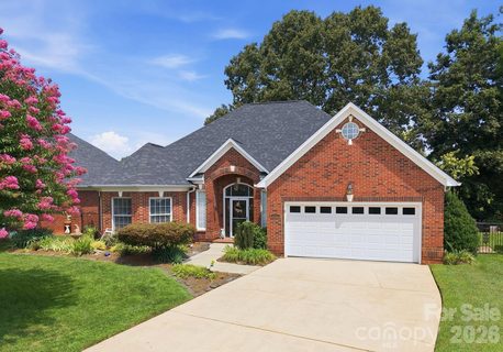 1511 Elkhart Circle active home in Hoffman Place, Gastonia, NC