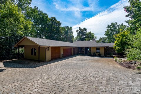 137 Windy Hill Cove active home in Uwharrie Point, New London, NC