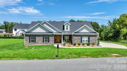 3013 Isle Lane active home in Sabella Estates, Monroe, NC