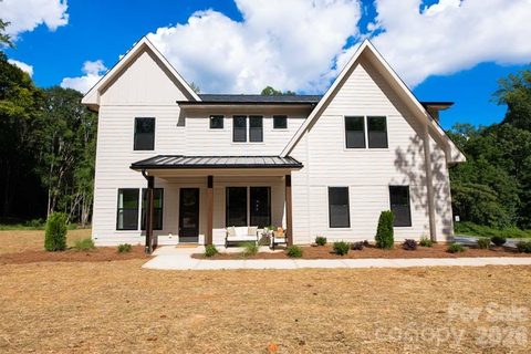 320 Laurel Crest Drive pending home in Laurel Crest, Kannapolis, NC