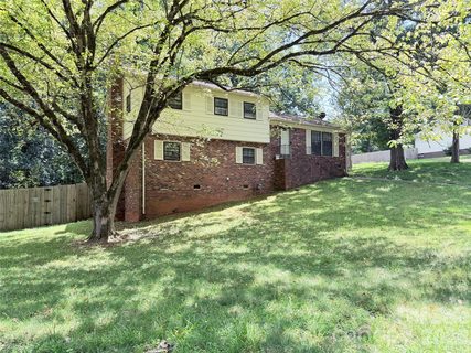 931 Pineborough Road active home in Parkview East, Charlotte, NC