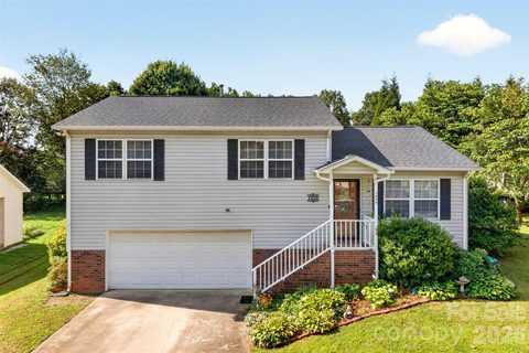 1820 Hampshire Drive pending home in Brentwood Place, Salisbury, NC