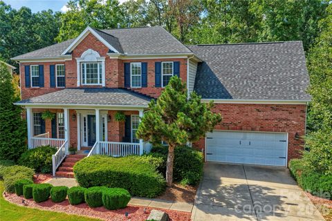 10823 Persimmon Creek Drive active home in Olde Sycamore, Charlotte, NC