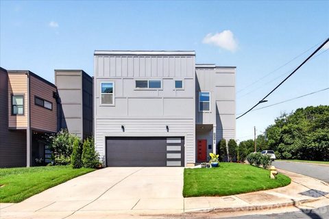 621 Campus Street active home in Biddleville, Charlotte, NC