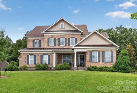 1402 Smoketree Court active home in Weddington Trace, Waxhaw, NC
