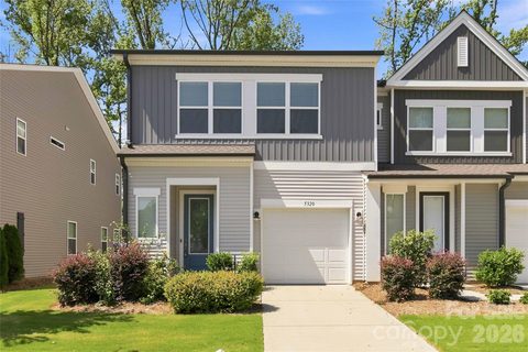 5320 Somerset Hill Lane pending home in Fifteen 15 Cannon, Charlotte, NC