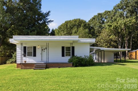 615 Westway Drive pending home in Crestview, Gastonia, NC
