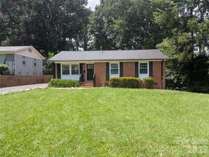 1814 Windham Place active home in Country Club Heights, Charlotte, NC