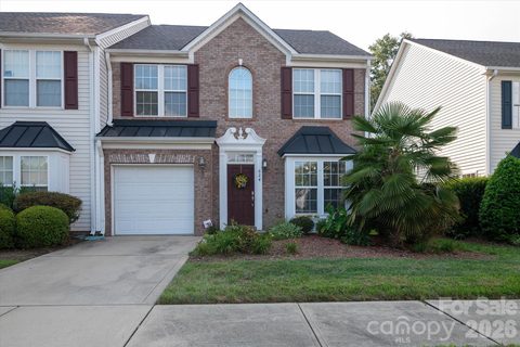 624 Bayou Circle pending home in Autumn Cove At Lake Wylie, Clover, SC