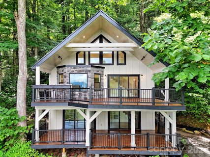 Homes in Apple Creek Acres, Waynesville