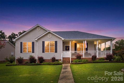 400 Brookhollow Drive active home in Brookside, York, SC