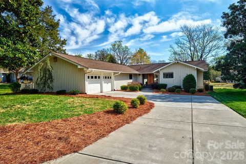 27 Apple Orchard Lane pending home in River Hills, Lake Wylie, SC