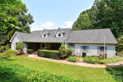 36 Cardinal Lane pending home in Nottingham Estates, Candler, NC