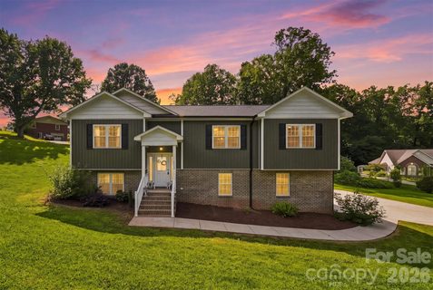 2953 2nd Street Court active home in Laura Woods, Hickory, NC