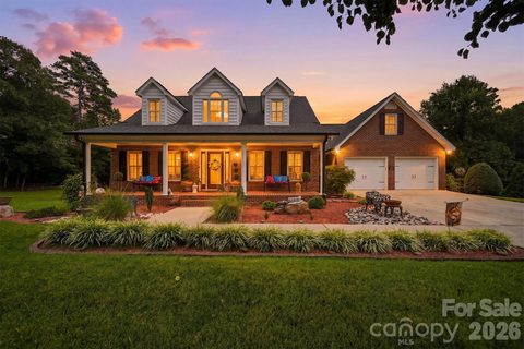 85 Charleston Court pending home in Isaac Creek Estates, Hickory, NC
