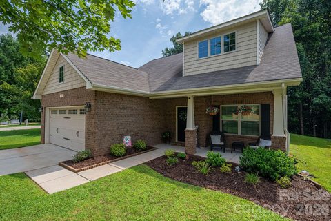 5216 Newport Landing Way pending home in Newport Landing, Gastonia, NC