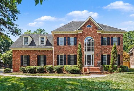 7708 Red Oak Lane pending home in Montibello, Charlotte, NC