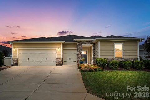 6127 Raven Rock Drive active home in Trilogy Lake Norman, Denver, NC