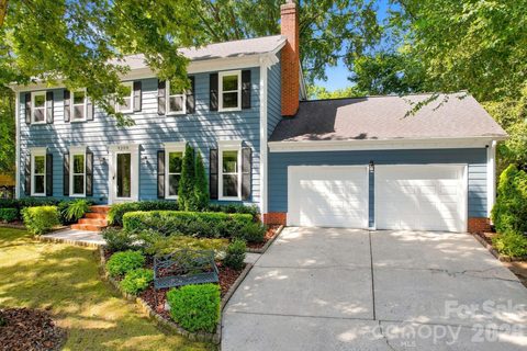 9209 Deer Spring Lane pending home in Cameron Wood, Charlotte, NC
