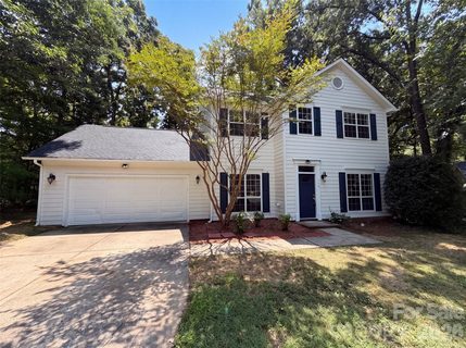 1604 Rocky Glen Lane pending home in Northwoods, Charlotte, NC