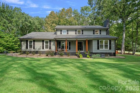 2981 Oak Ridge Circle active home in Royal Oaks, Lincolnton, NC