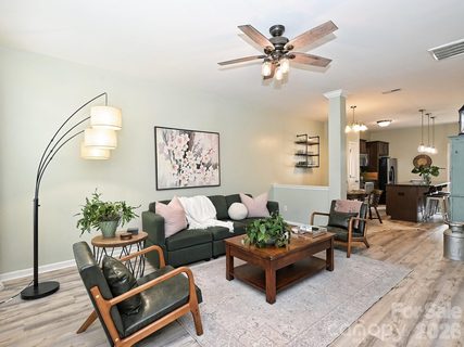 13748 Calloway Glen Drive pending home in Calloway Glen, Charlotte, NC
