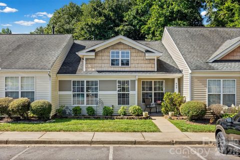 609 Gable Drive pending townhome in Olde Towne, Rock Hill, SC