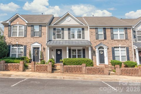 3902 Christine Lane active townhome in Alma Village, Waxhaw, NC