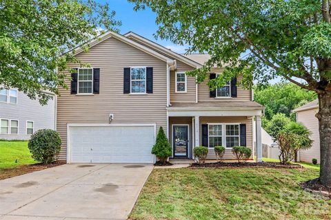 6814 Barefoot Forest Drive active home in Hucks Landing, Charlotte, NC
