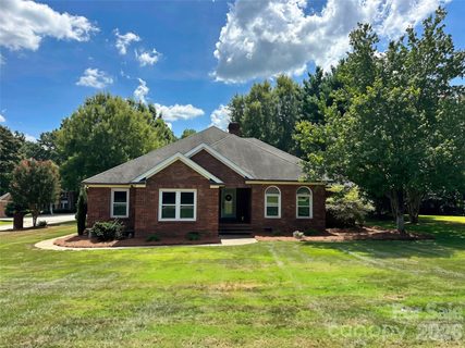 412 Shadydale Court pending home in Beacon Knoll, Fort Mill, SC