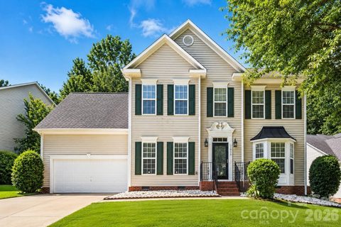 11938 Harmon Lane pending home in Cardinal Woods, Pineville, NC