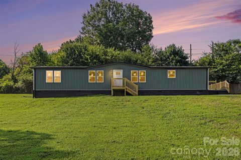 5174 Grand Canyon Road pending home in Country Acres, Concord, NC