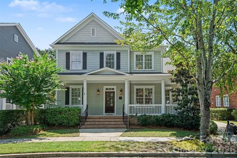 2440 Commons Court active home in Baxter Village, Fort Mill, SC