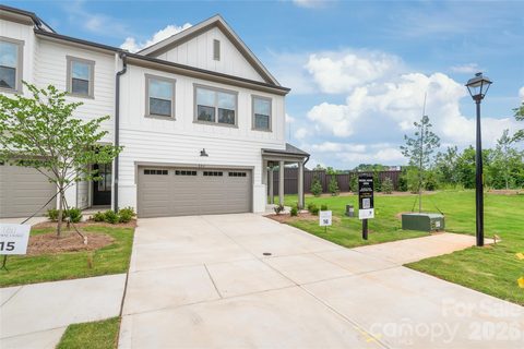 820 Garringer Place active home in Enderly Park, Charlotte, NC
