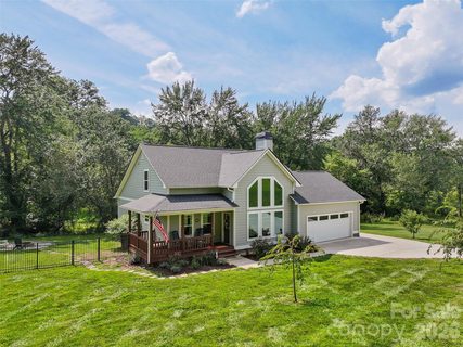31 Baby Bear Cove active home in Midway Crossing, Clyde, NC