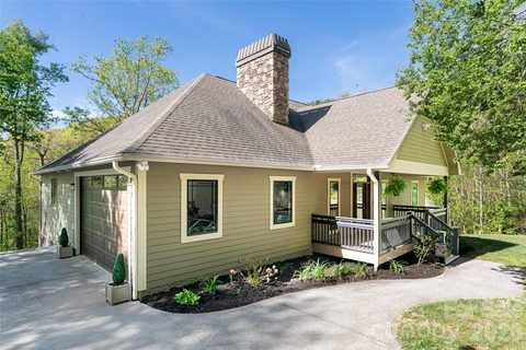 36 Snowshoe Drive active home in Merrills Park, Asheville, NC