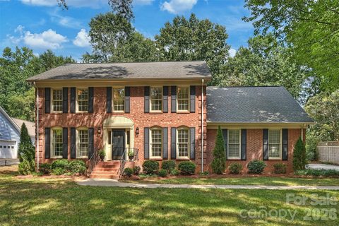 9809 Providence Forest Lane pending home in Providence Forest, Charlotte, NC