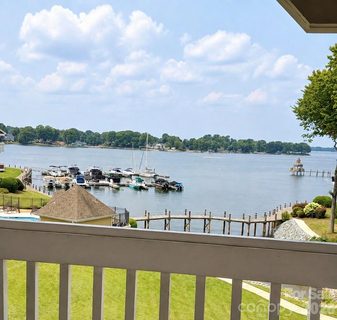 845 Southwest Drive pending home in Davidson Landing, Davidson, NC