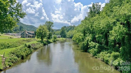 Lot 4 Bayside Drive active lot in Flatwater Estates, Sylva, NC