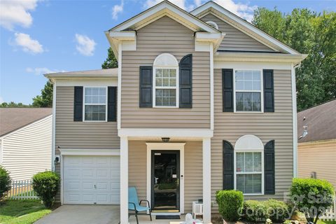 10420 Hugue Way active home in Belmeade Green, Charlotte, NC