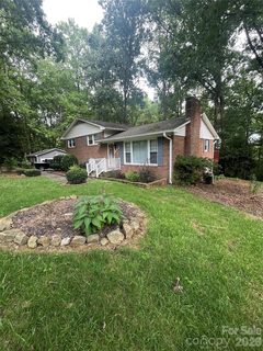 511 Crestview Drive active home in Woodcrest, Albemarle, NC