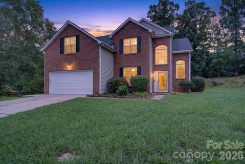 8100 Laurel Run Drive active home in Highland Creek, Charlotte, NC