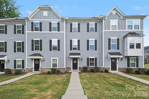 4518 Valley Walk Drive active townhome in Riverbend Towns, Charlotte, NC