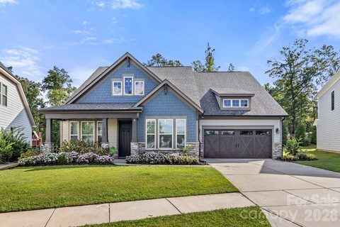 2609 Suffolk Place active home in Massey, Fort Mill, SC