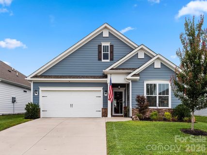 78 Fox Cove Road active home in Cantrell Hills, Hendersonville, NC